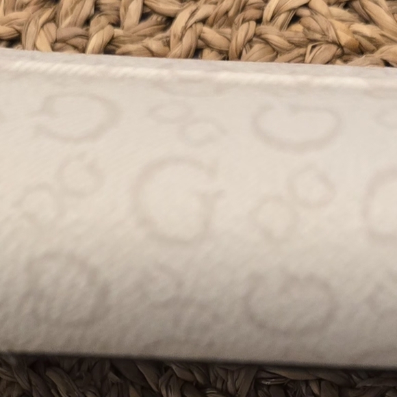 GUESS Women’s Taupe G Logo Faux Leather Wallet Zip Around Style - Picture 6 of 8